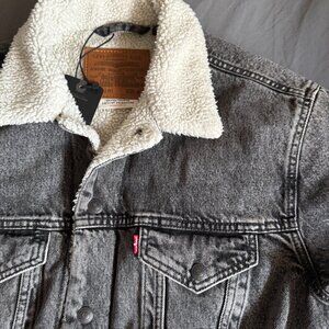 Levi’s Men’s Sherpa Trucker Jean Jacket Size Large Denim $128